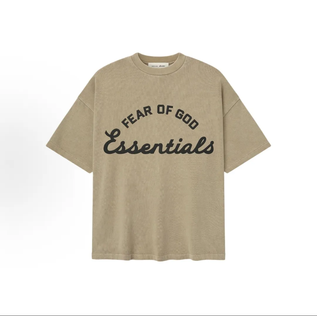 🦋Exclusive for cross-border supply🦋62 26 New Arrival shipment] Essentials SS 26 TRAINING 90'S SHORT SLEEVE TEE FADED DUNE Comfortable casual letter printed short-sleeved T-shirt for men. High-quality fabrics are made of Premium gram fabric! Silky and smooth! No deformation, no balling! FOG's three-step quality inspection system is rigorous, the workmanship is exquisite, and the upper body is comfortable, Breathable and textured. Customized 3D silicone nameplate on the back. Its design allows it to be worn in more occasions, whether it is sports or business, casual or formal, and can be perfectly integrated into the current outfit. The pure cotton fabric is sweat-absorbent and soft, which is very suitable for spring and autumn. Versatile is a beautiful and trendy item, so you won’t lose money if you buy it! Color: Retro Black Dune Smoke Gray Size: XS XL